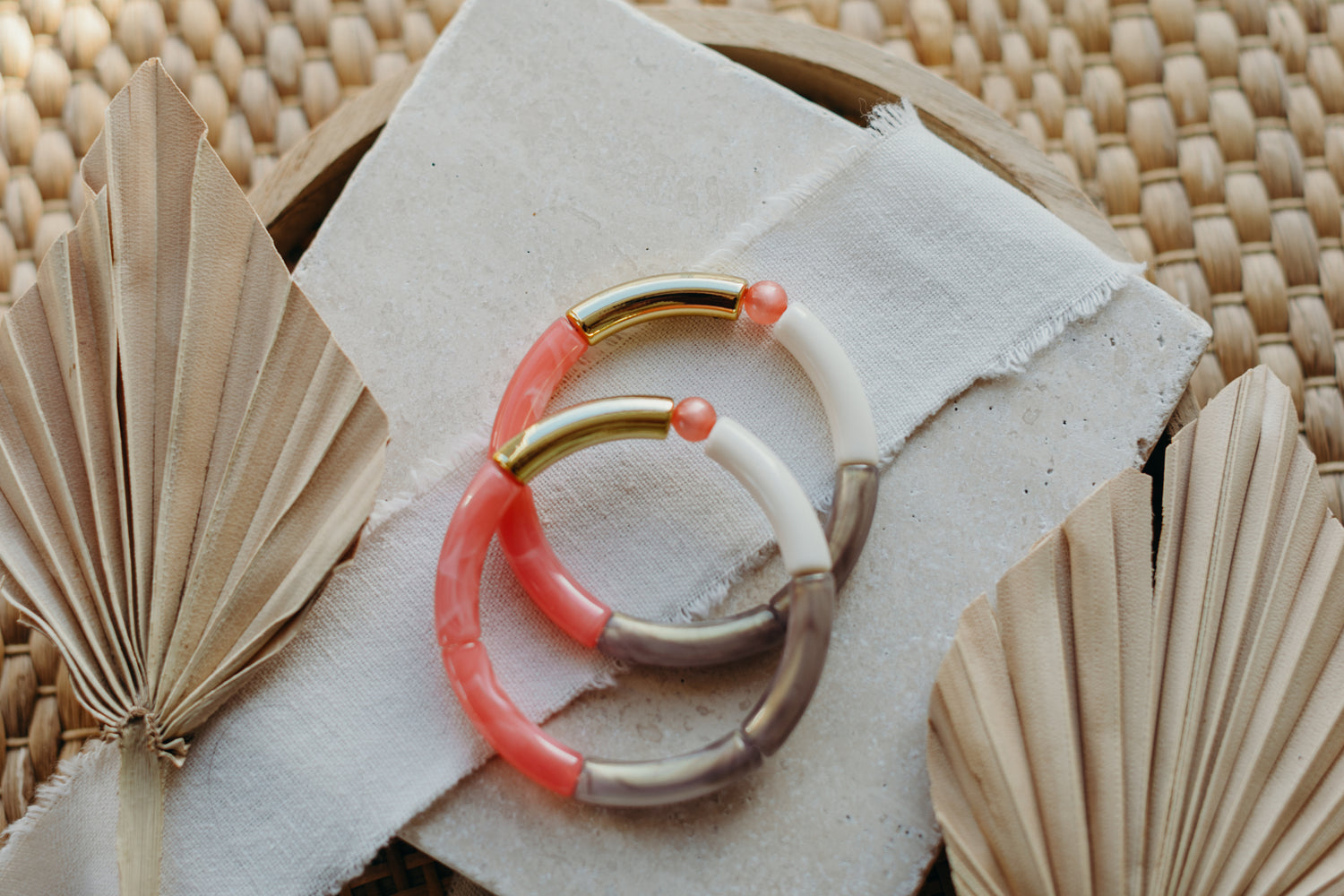 Perlenarmband 055 mit Tube Perlen in Gold, Pink, Creme und Braun-glänzend