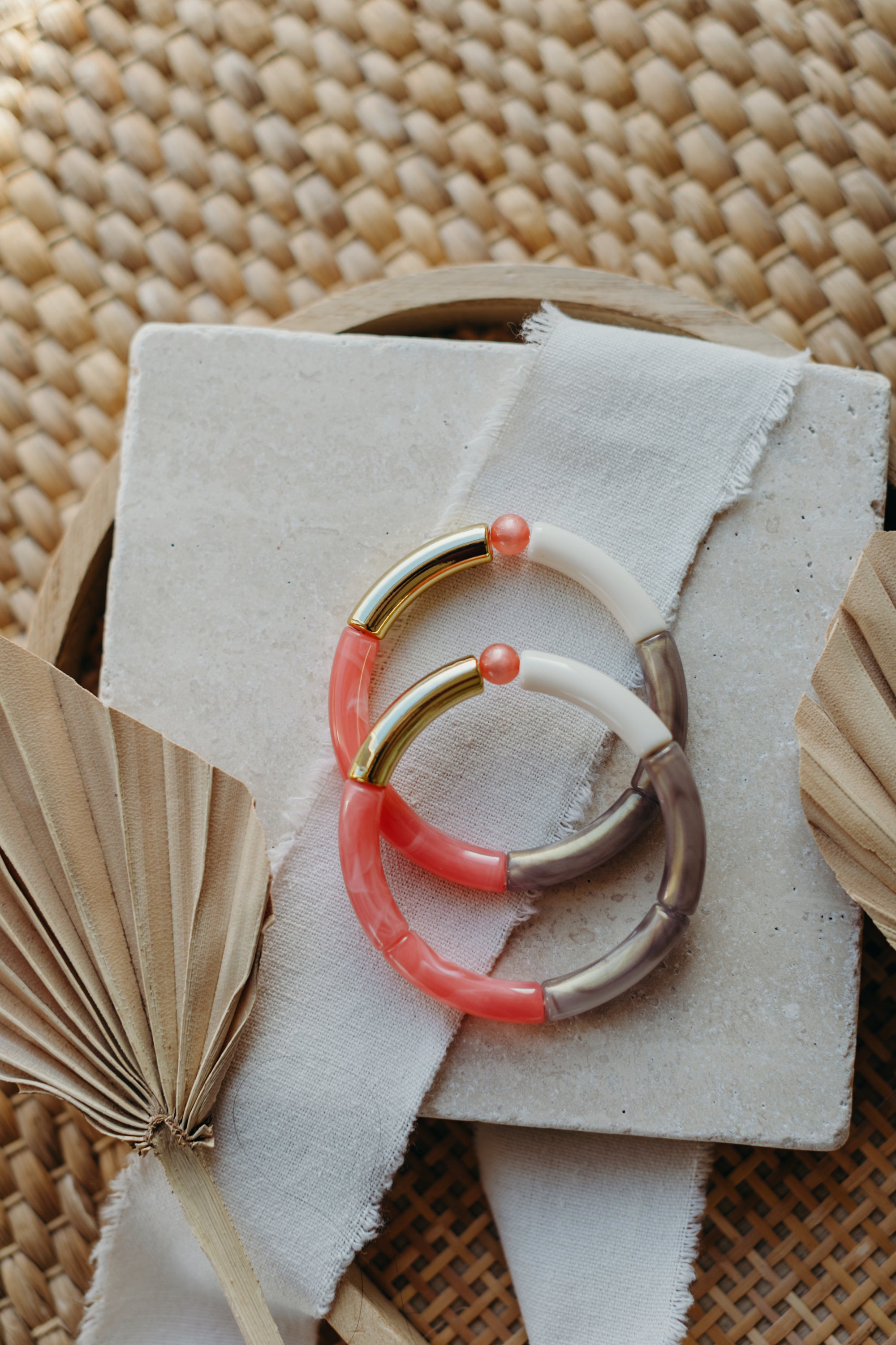 Perlenarmband 055 mit Tube Perlen in Gold, Pink, Creme und Braun-glänzend