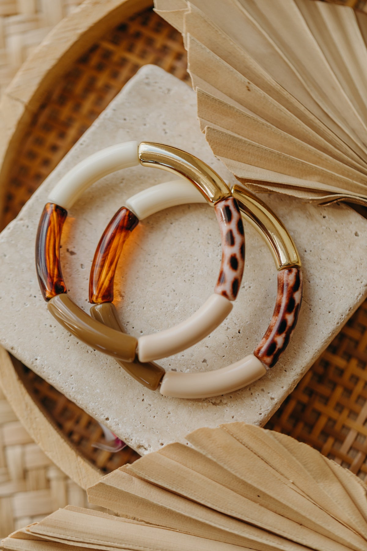 Perlenarmband 081 mit Tube Perlen in Creme, Beige, Braun und Animal Print