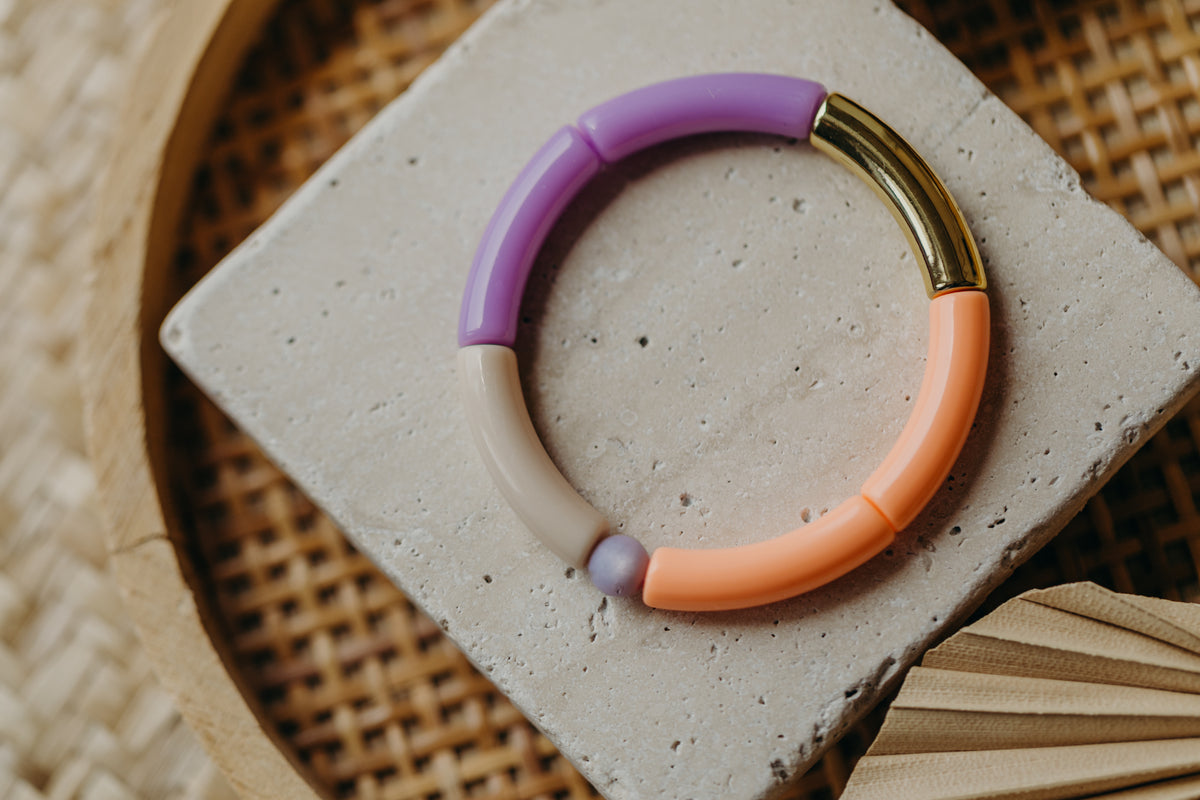 Perlenarmband 053 mit Tube Perlen in Gold, Orange, Lila und Beige