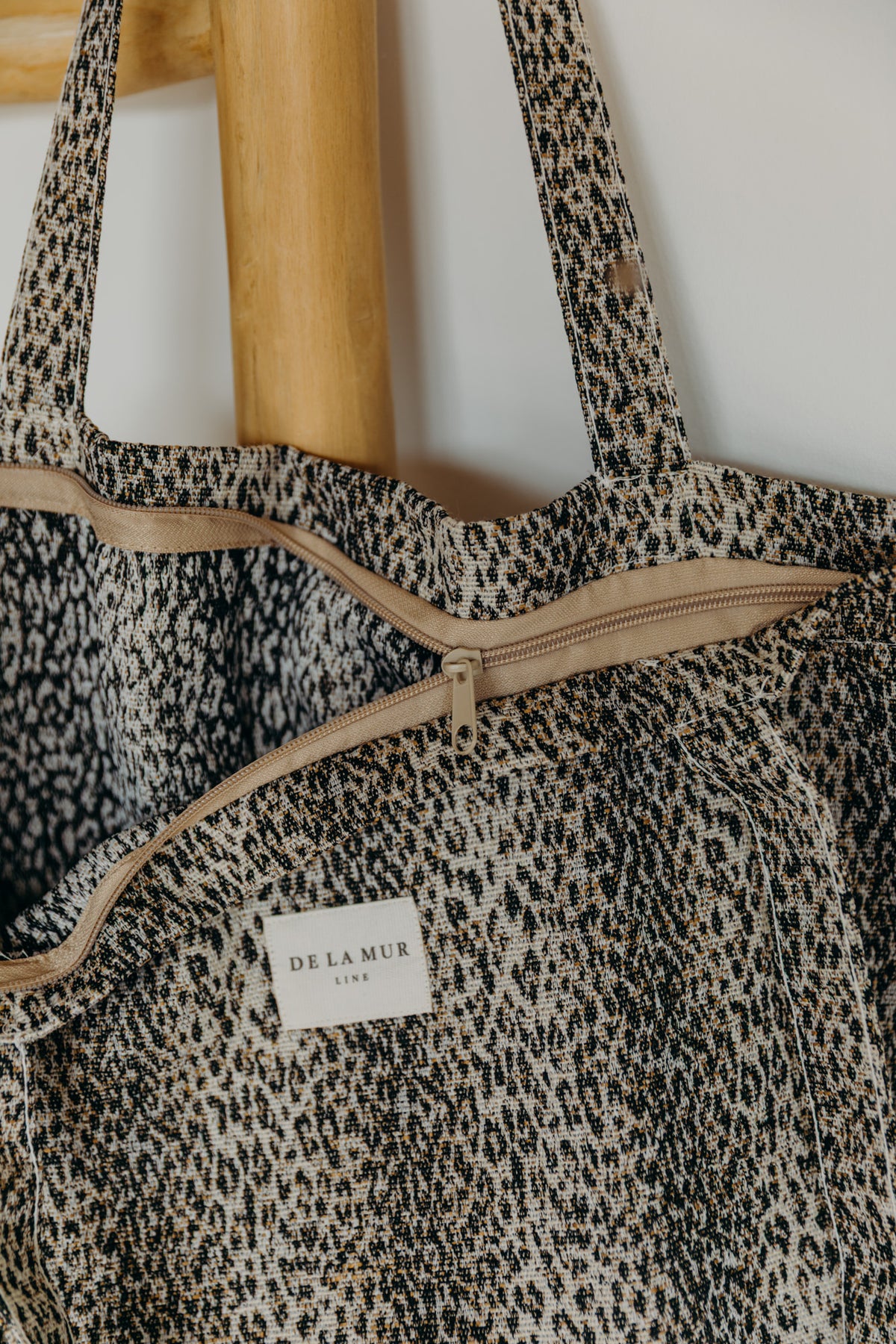 Großer beiger Leo Print Shopper LEO mit Reißverschluss