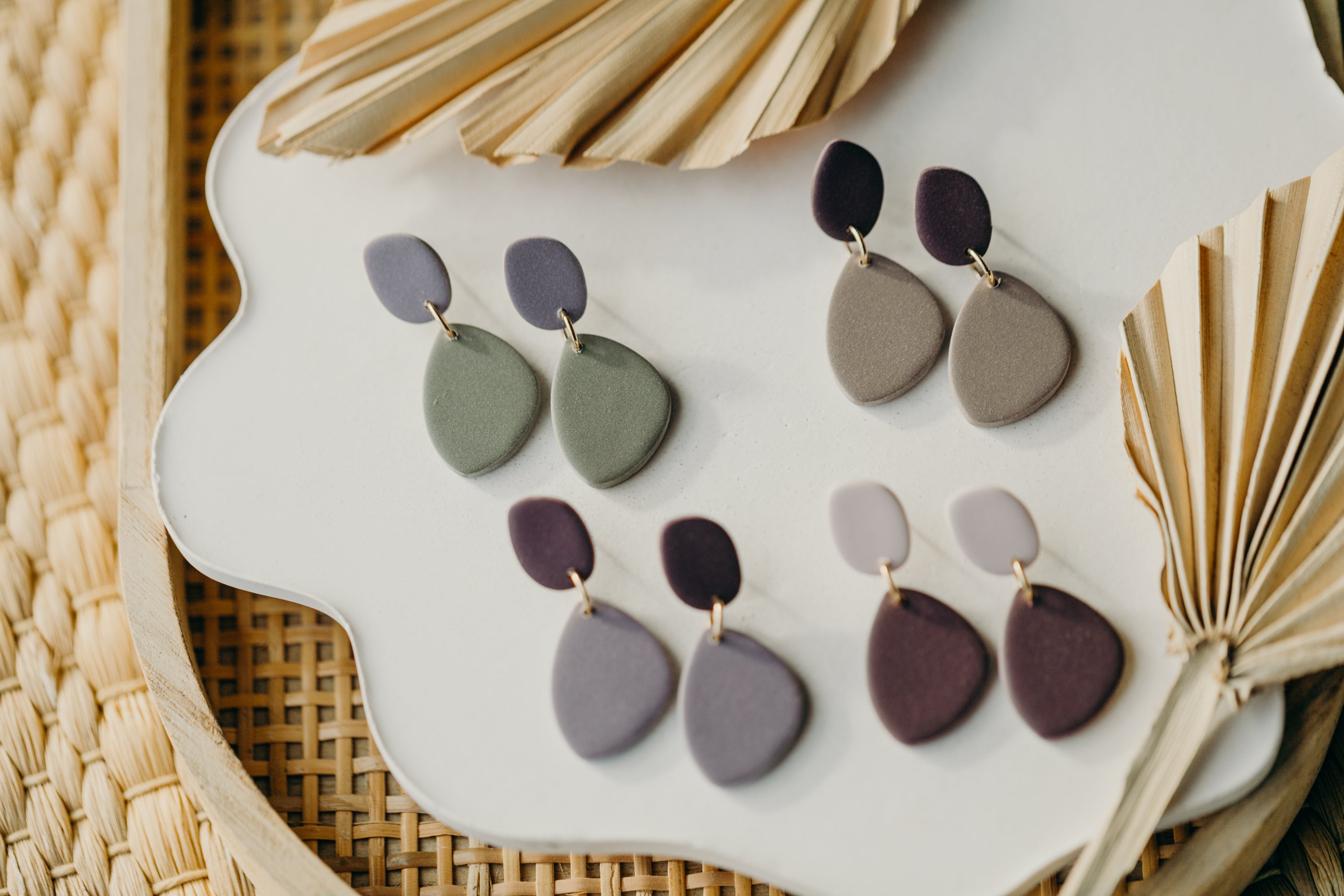 MINU - ovale Ohrringe aus Polymer Ton in kühlen Farben