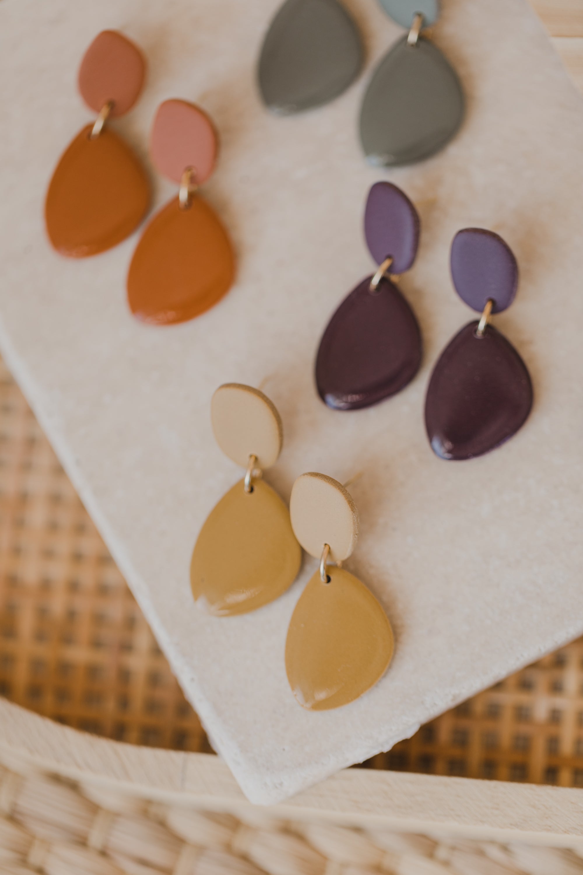 MINU - oval earrings made of polymer clay in autumn colors