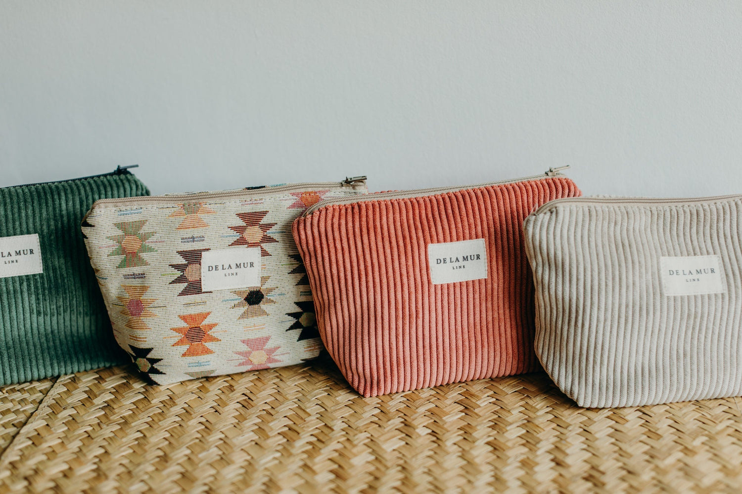 Taschen von De La Mur – handgemachte Begleiter für Alltag und Reisen