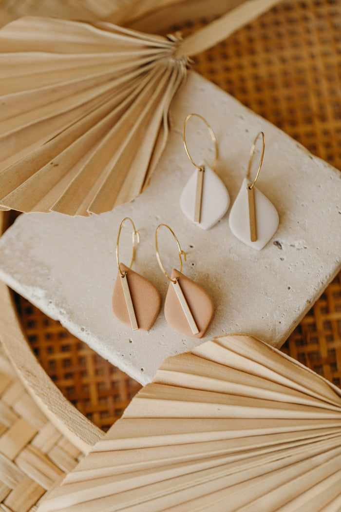 Leichte Creolen mit Polymer Ton und Messing Anhängern