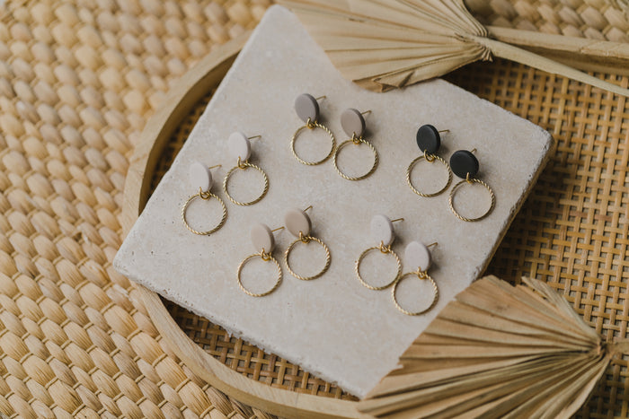 Polymer Ton Ohrringe in Naturfarben mit Messingelementen