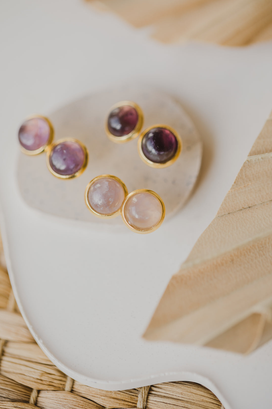 lila Amethyst Edelstein Ohrstecker (8 mm)