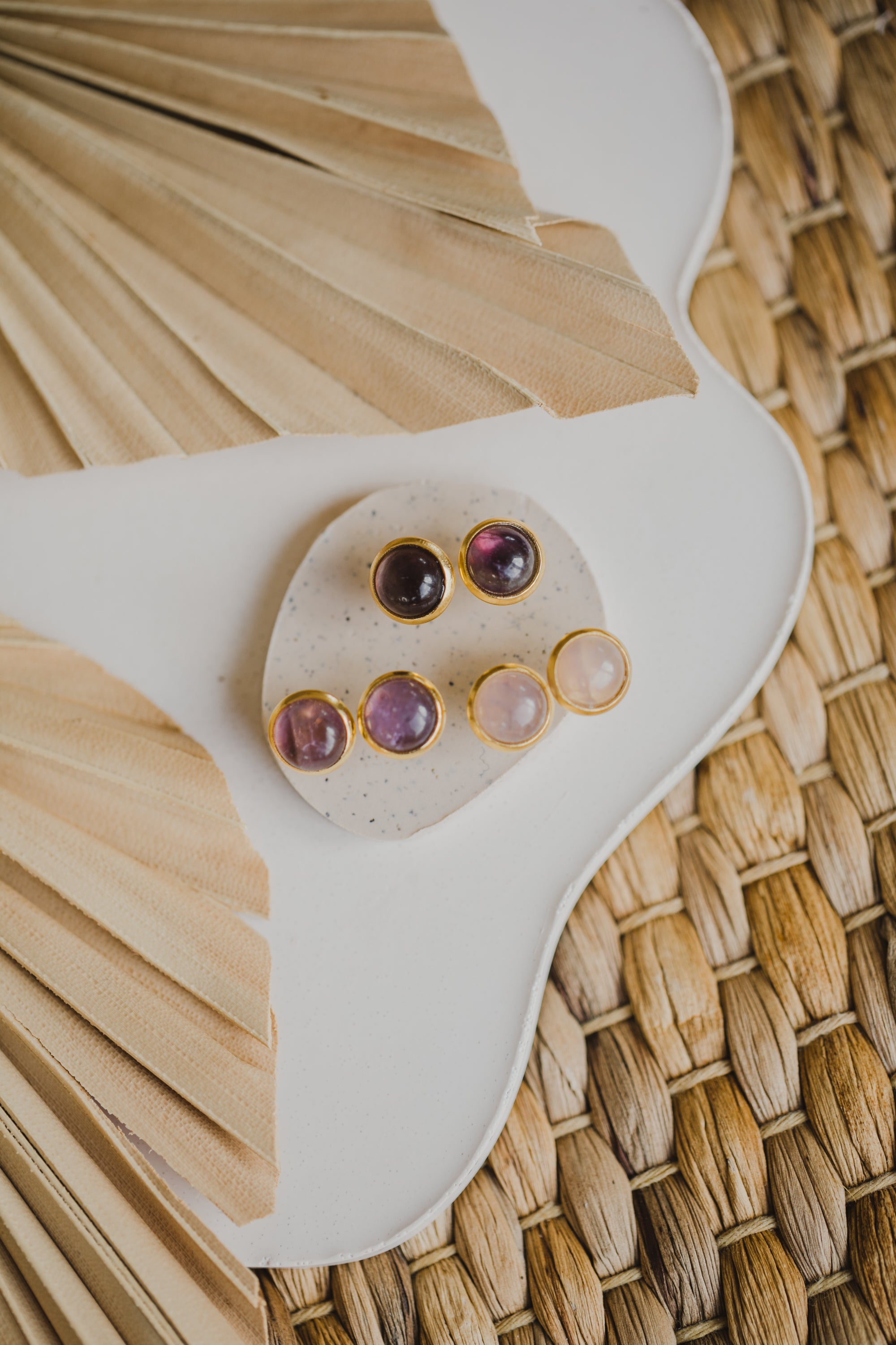 lila Amethyst Edelstein Ohrstecker (8 mm)