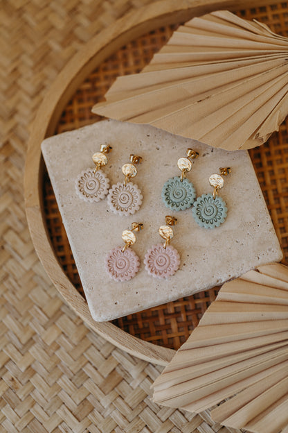 AINO - Boho Ohrringe mit Muster in Rosa