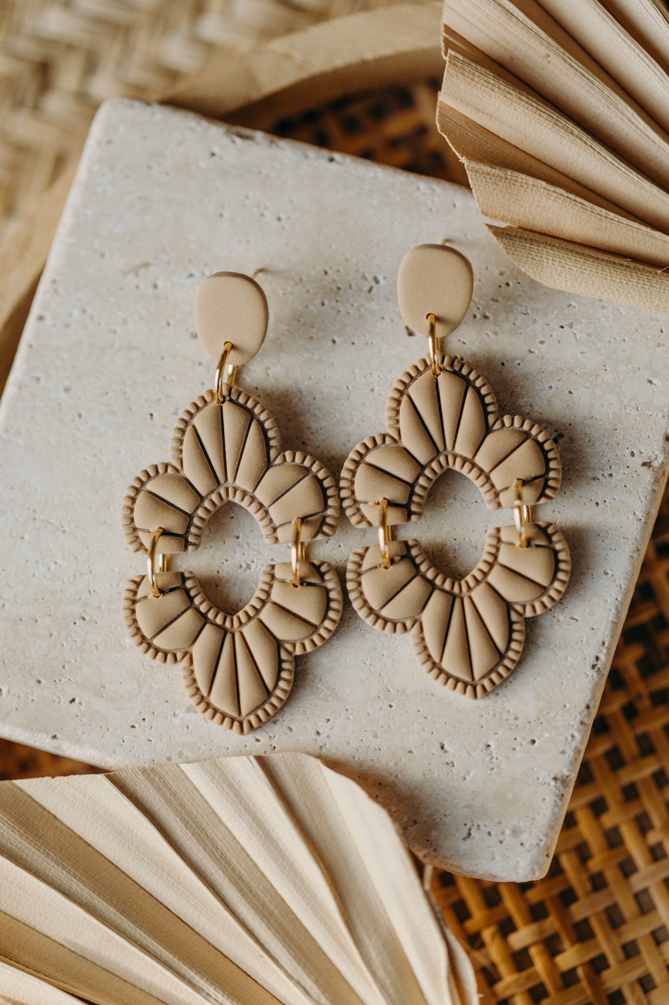 ALEXIS - large sand-colored statement earrings