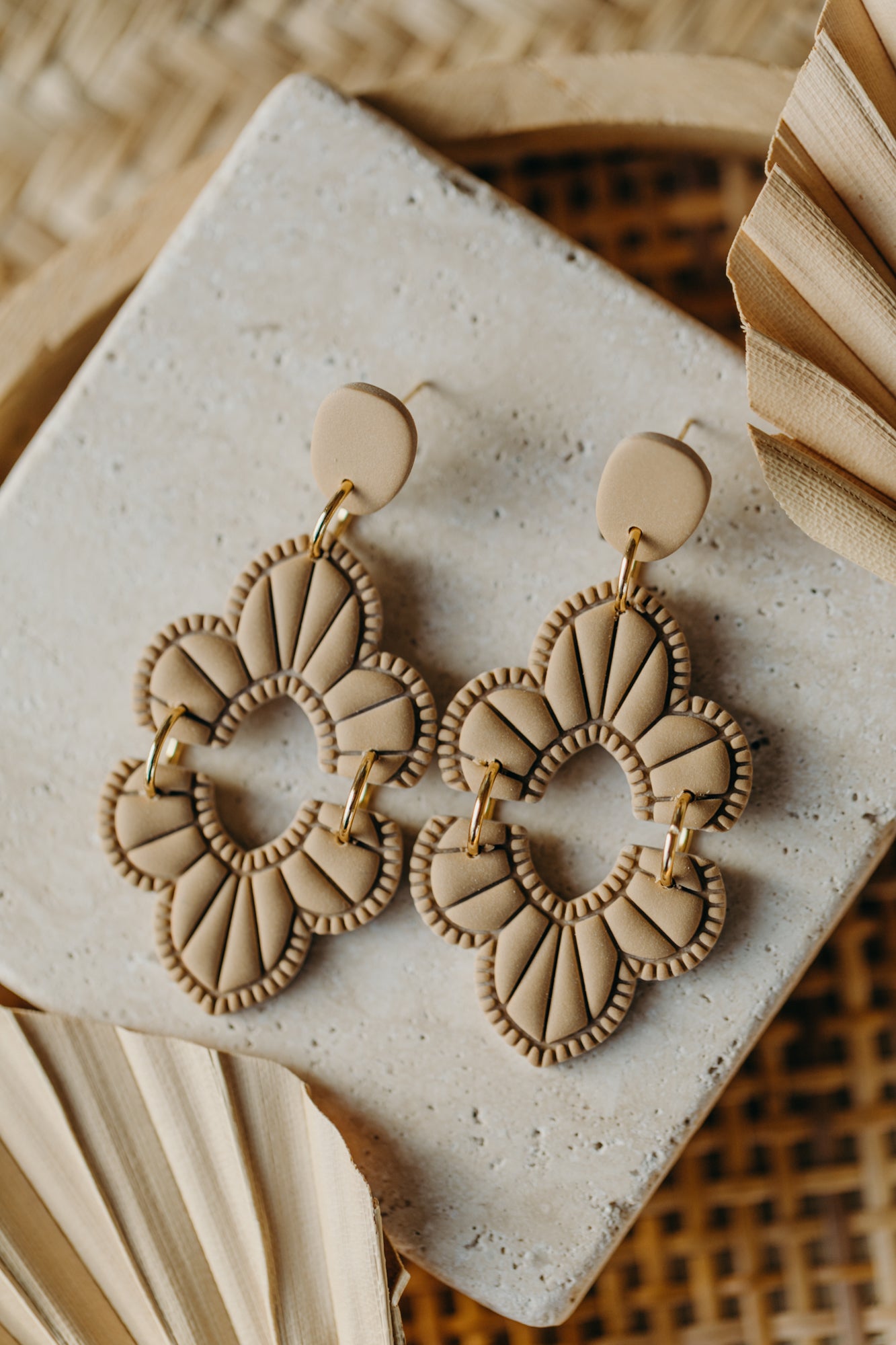 ALEXIS - large sand-colored statement earrings