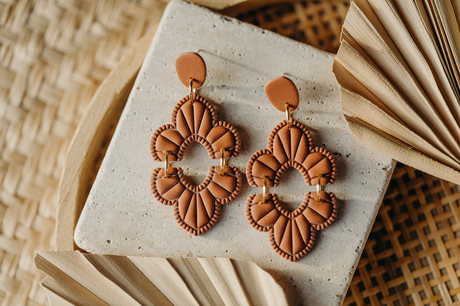 ALEXIS - large cinnamon-colored statement earrings