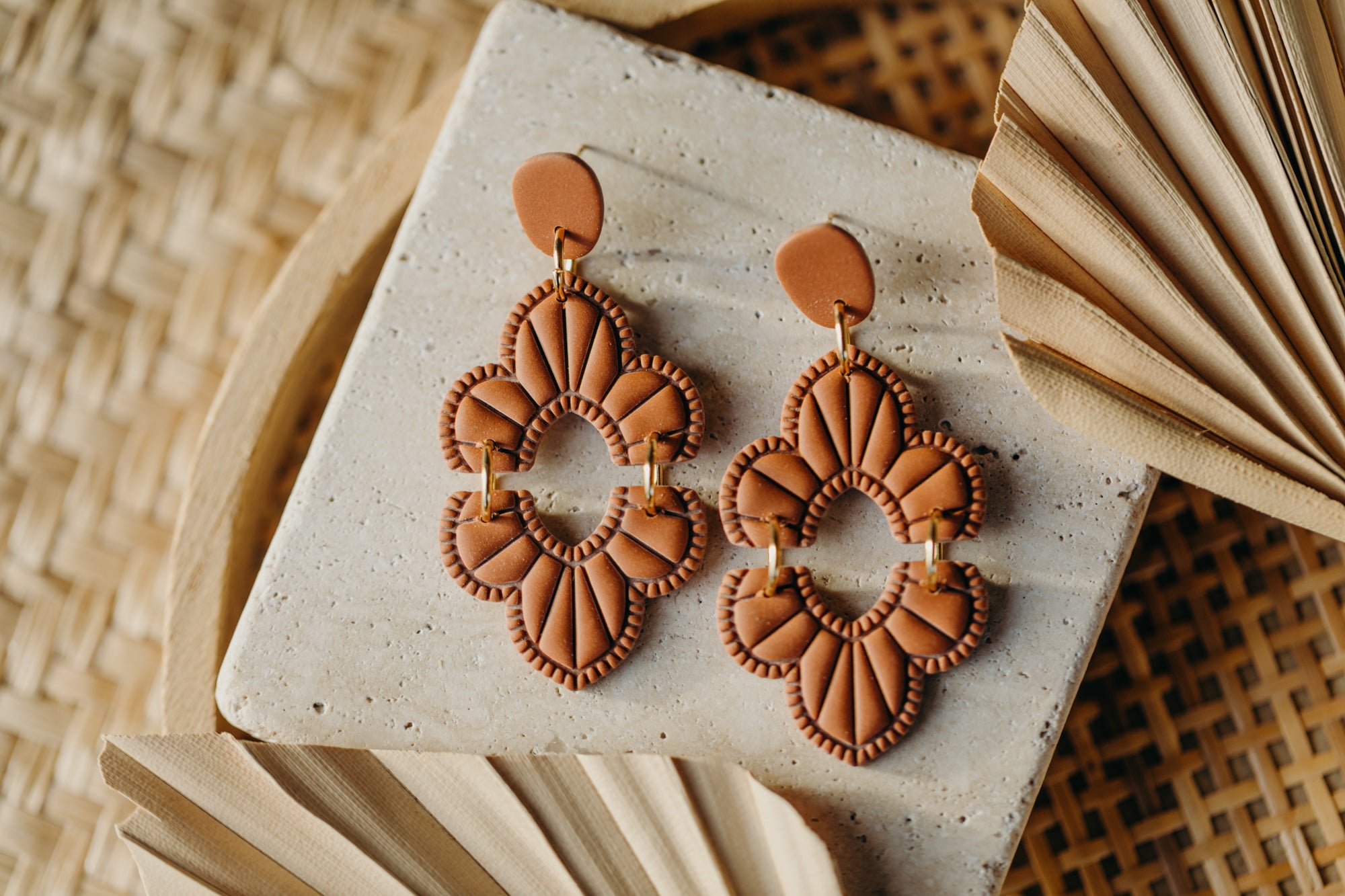 ALEXIS - large cinnamon-colored statement earrings