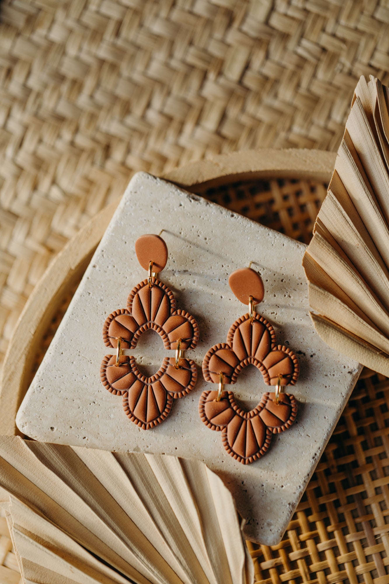 ALEXIS - large cinnamon-colored statement earrings