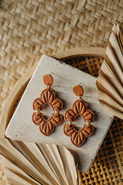 ALEXIS - large cinnamon-colored statement earrings