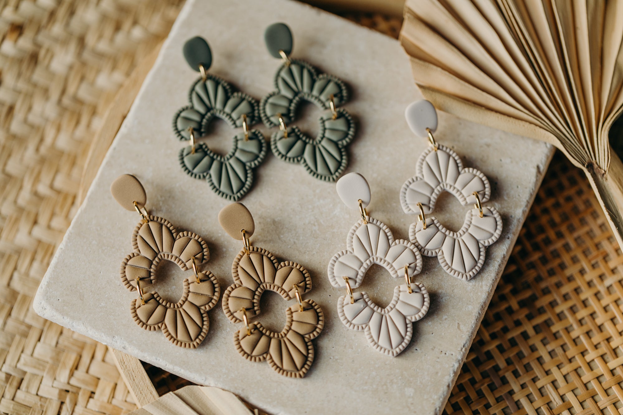 ALEXIS - large vanilla-colored statement earrings