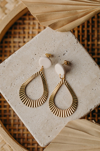 ALMA - Polymer Ton Ohrring in Vanille