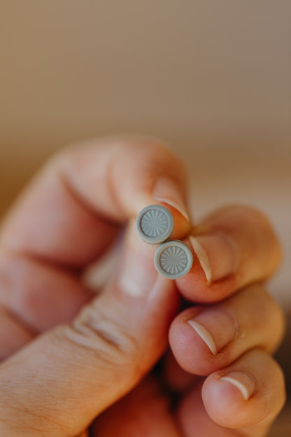 ALVA - kleine bunte Ohrstecker aus Polymer Ton