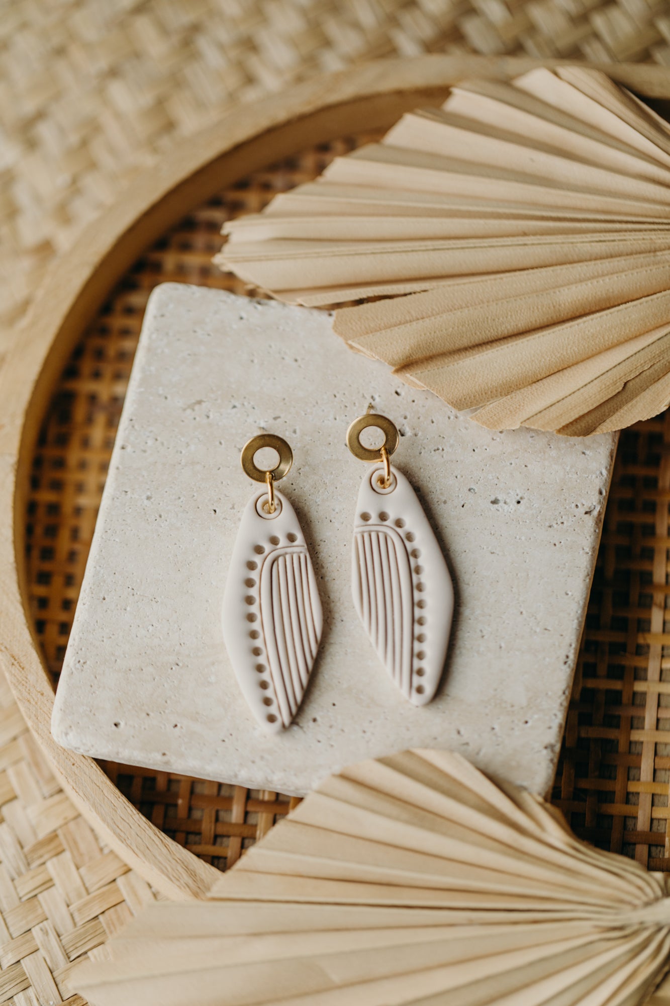 AMELINA - große Boho Ohrringe mit Muster in vanille