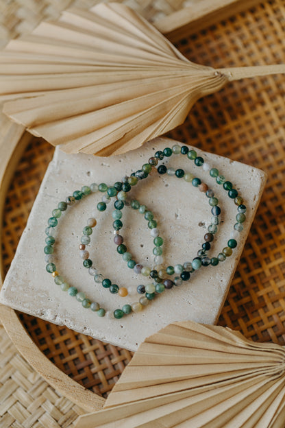 Bracelet with colorful agate gemstone beads