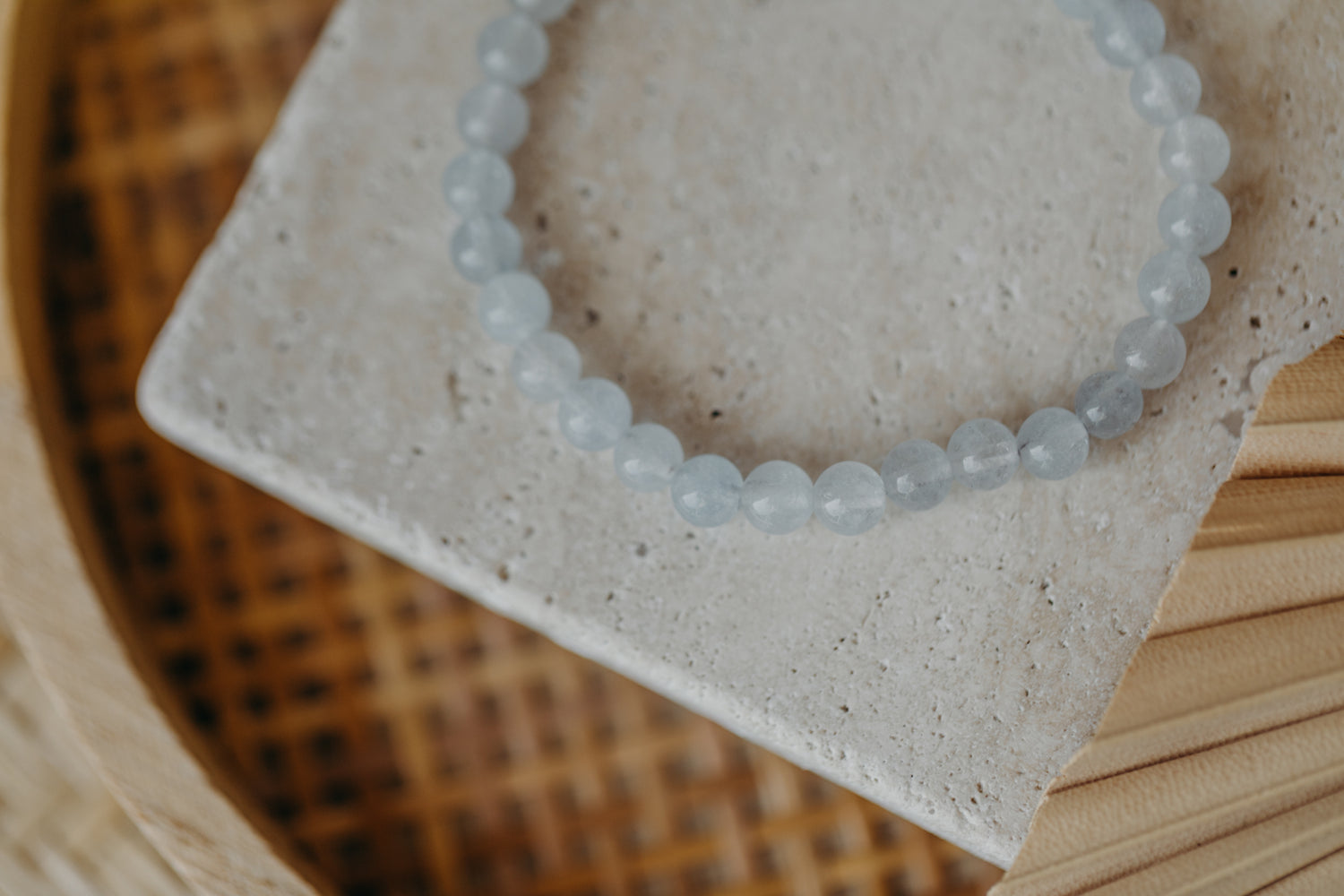 Bracelet with light blue agate gemstone beads