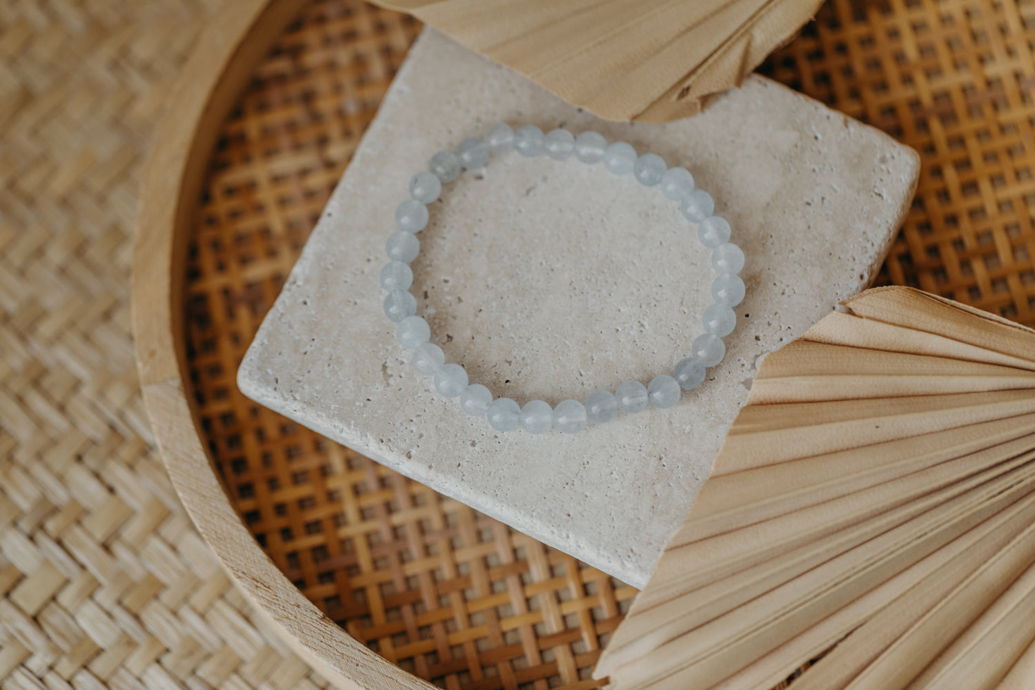 Bracelet with light blue agate gemstone beads