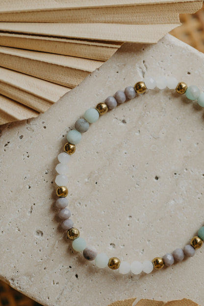 two-tone glass bead bracelet blue &amp;amp; cream