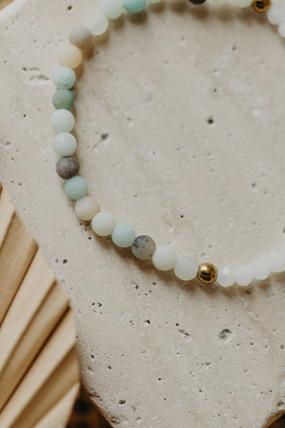 two-tone glass bead bracelet blue &amp;amp; cream