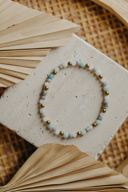 two-tone glass bead bracelet blue &amp;amp; cream