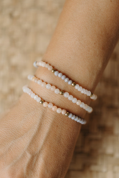 two-tone glass bead bracelet blue &amp;amp; cream