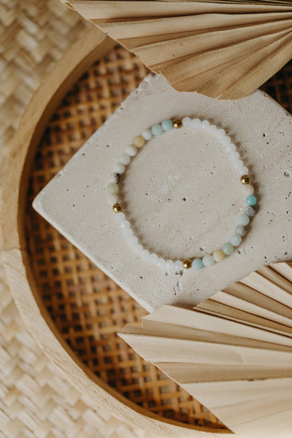two-tone glass bead bracelet blue &amp;amp; cream