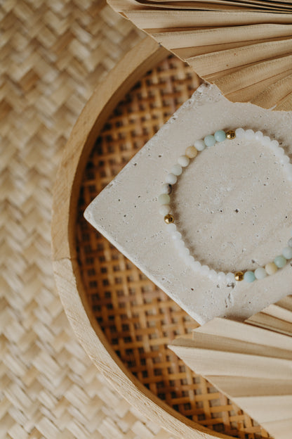 two-tone glass bead bracelet blue &amp;amp; cream