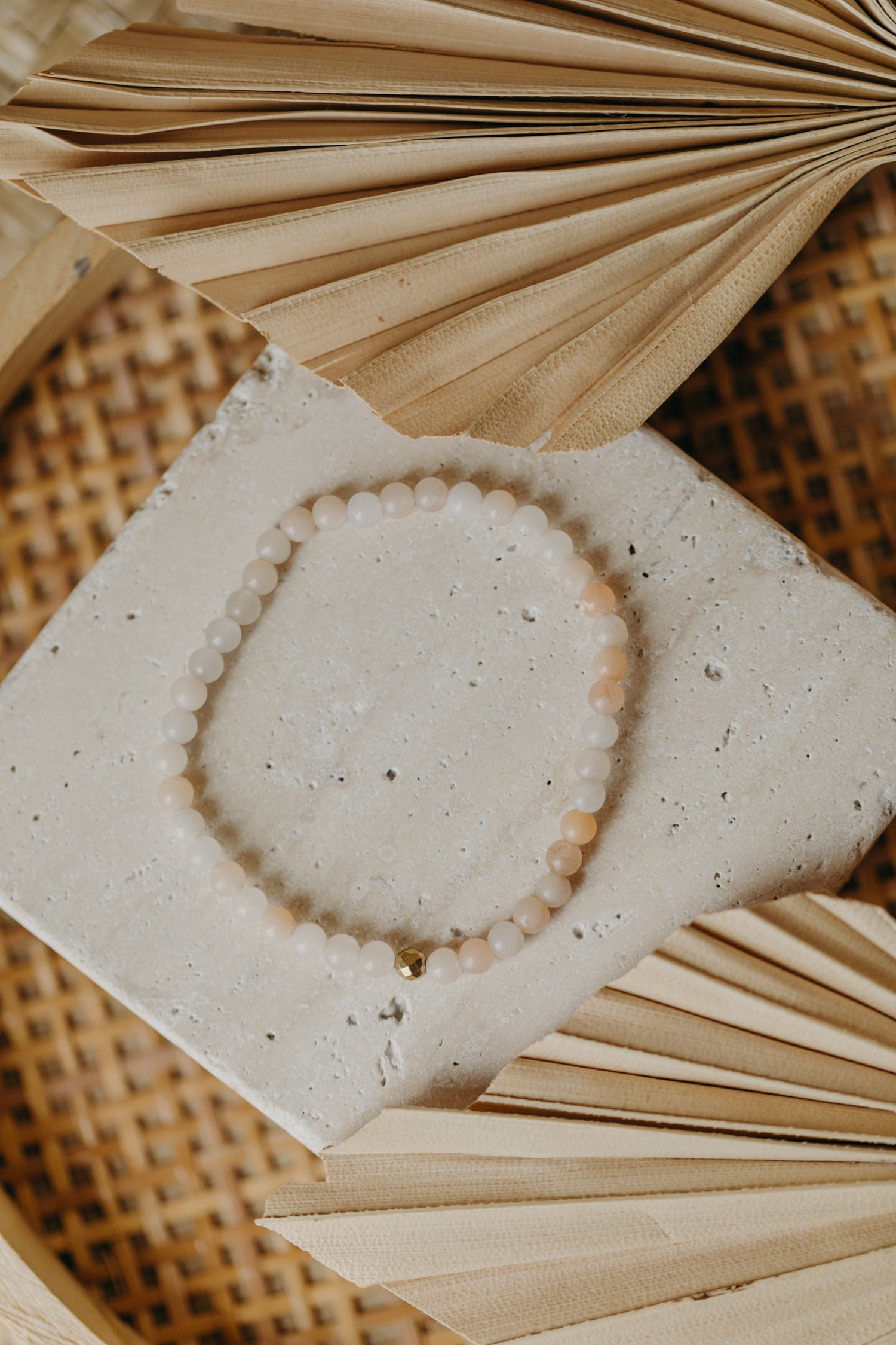 two-tone glass bead bracelet blue &amp;amp; cream