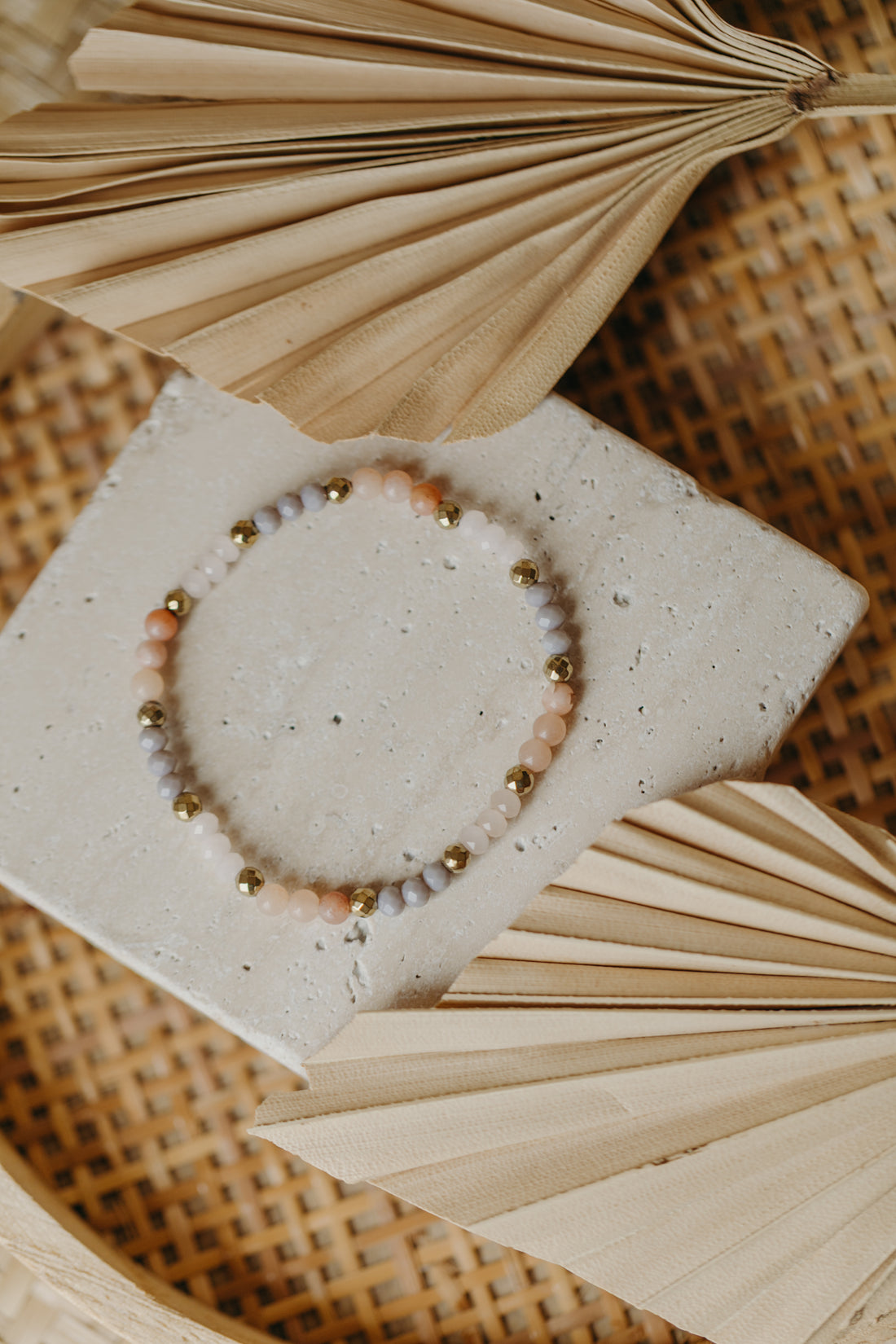two-tone glass bead bracelet blue &amp;amp; cream