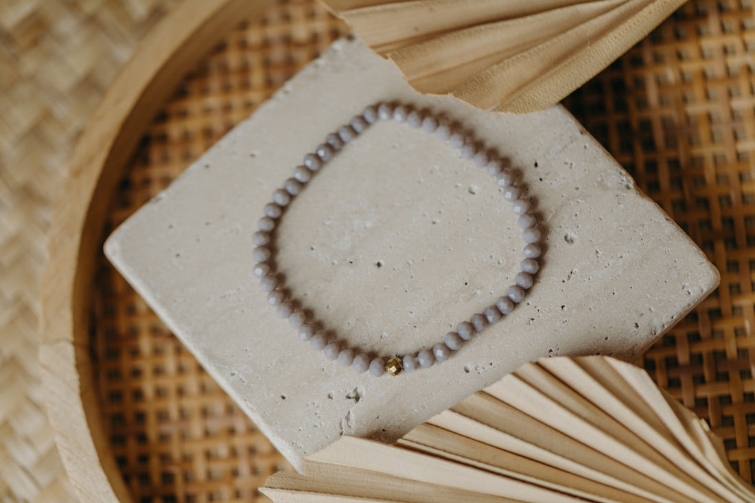 two-tone glass bead bracelet blue &amp;amp; cream
