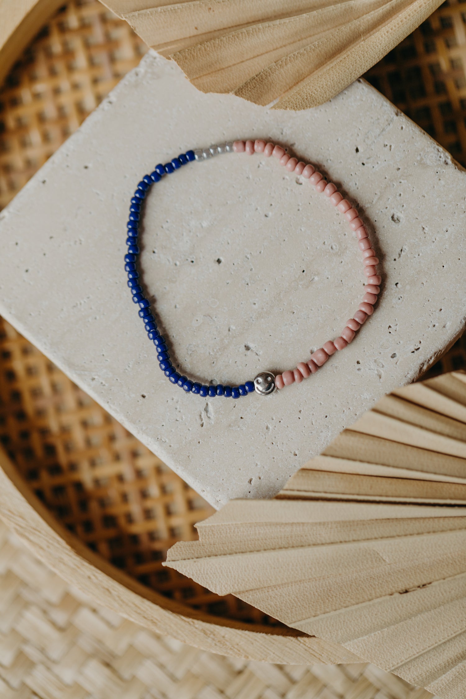 two-tone glass bead bracelet blue &amp;amp; cream