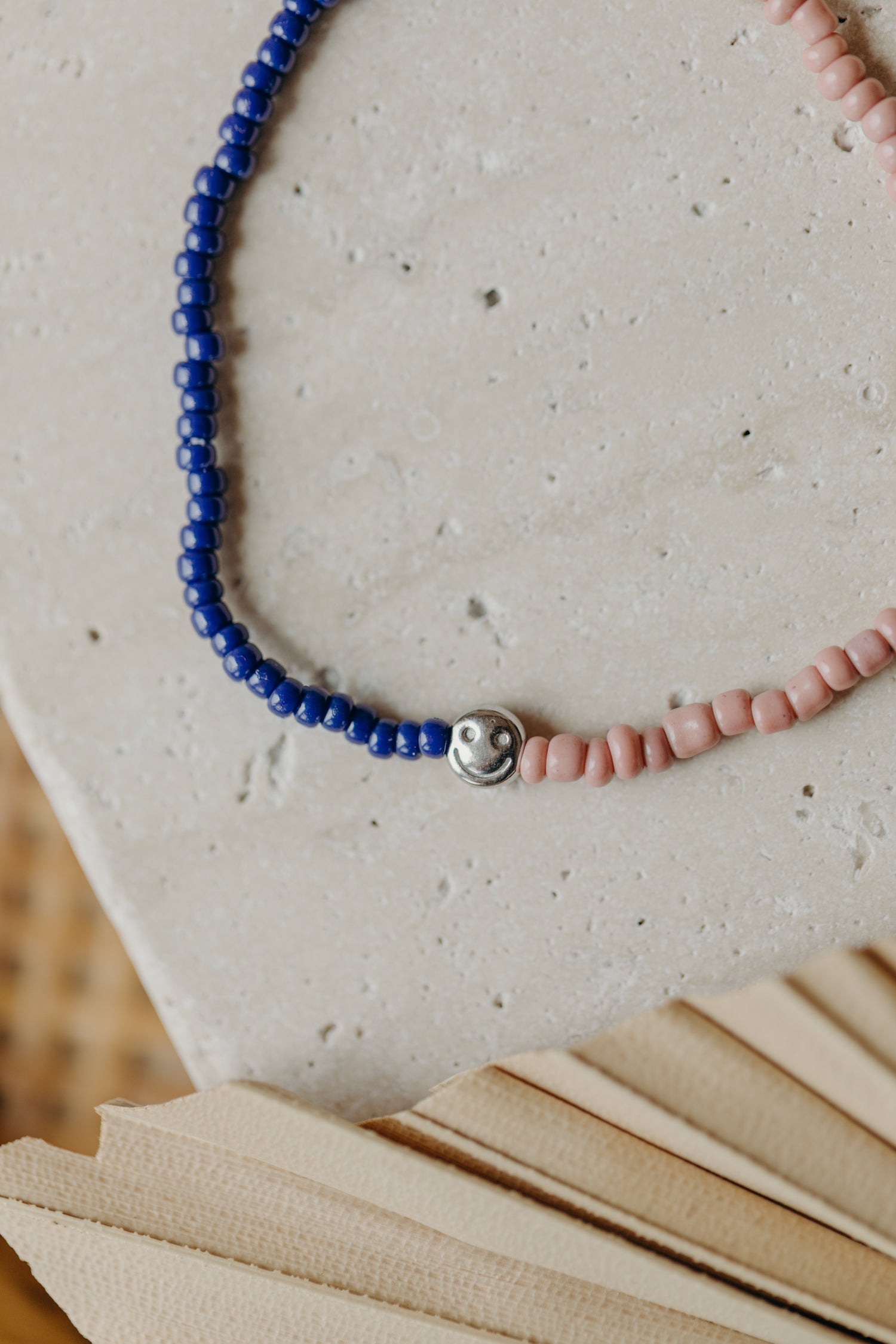 two-tone glass bead bracelet blue &amp;amp; cream