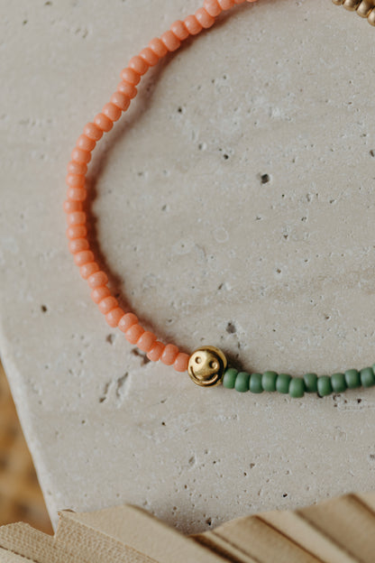 SMILEY - zweifarbiges Armband mit Miyuki Glasperlen - Koralle &amp; Grün