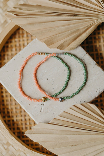 SMILEY - zweifarbiges Armband mit Miyuki Glasperlen - Koralle &amp; Grün