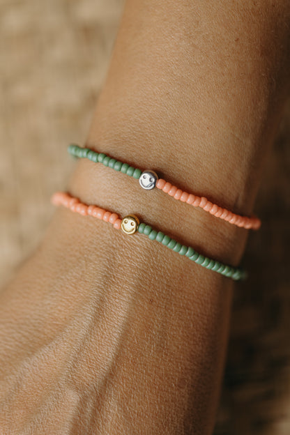 SMILEY - zweifarbiges Armband mit Miyuki Glasperlen - Koralle &amp; Grün