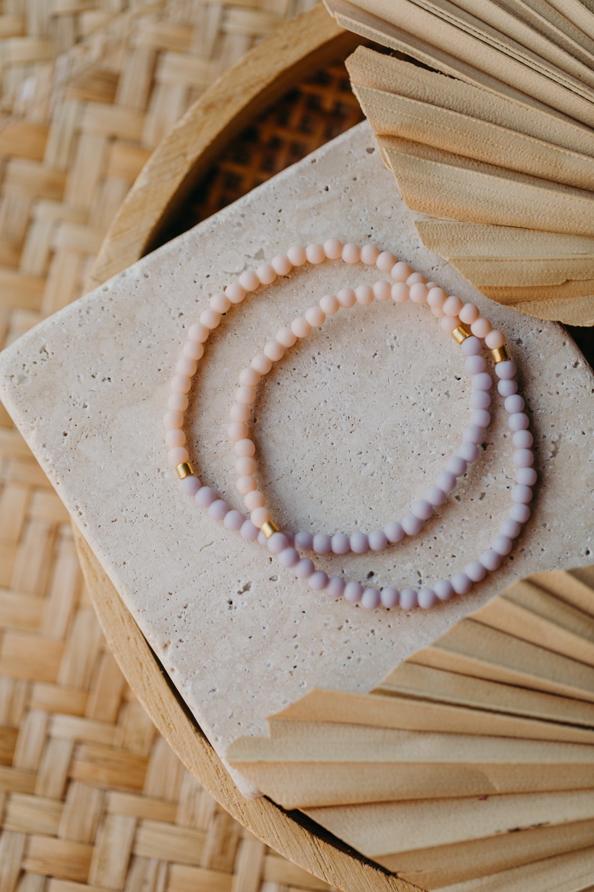 Glasperlenarmband apricot - helles lila