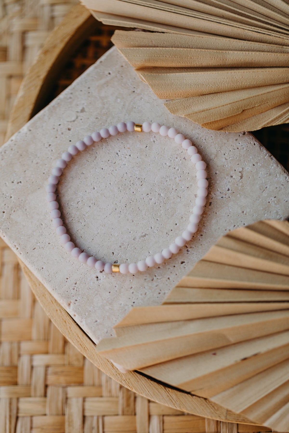 Glasperlenarmband helles rosa - helles lila (4 mm)