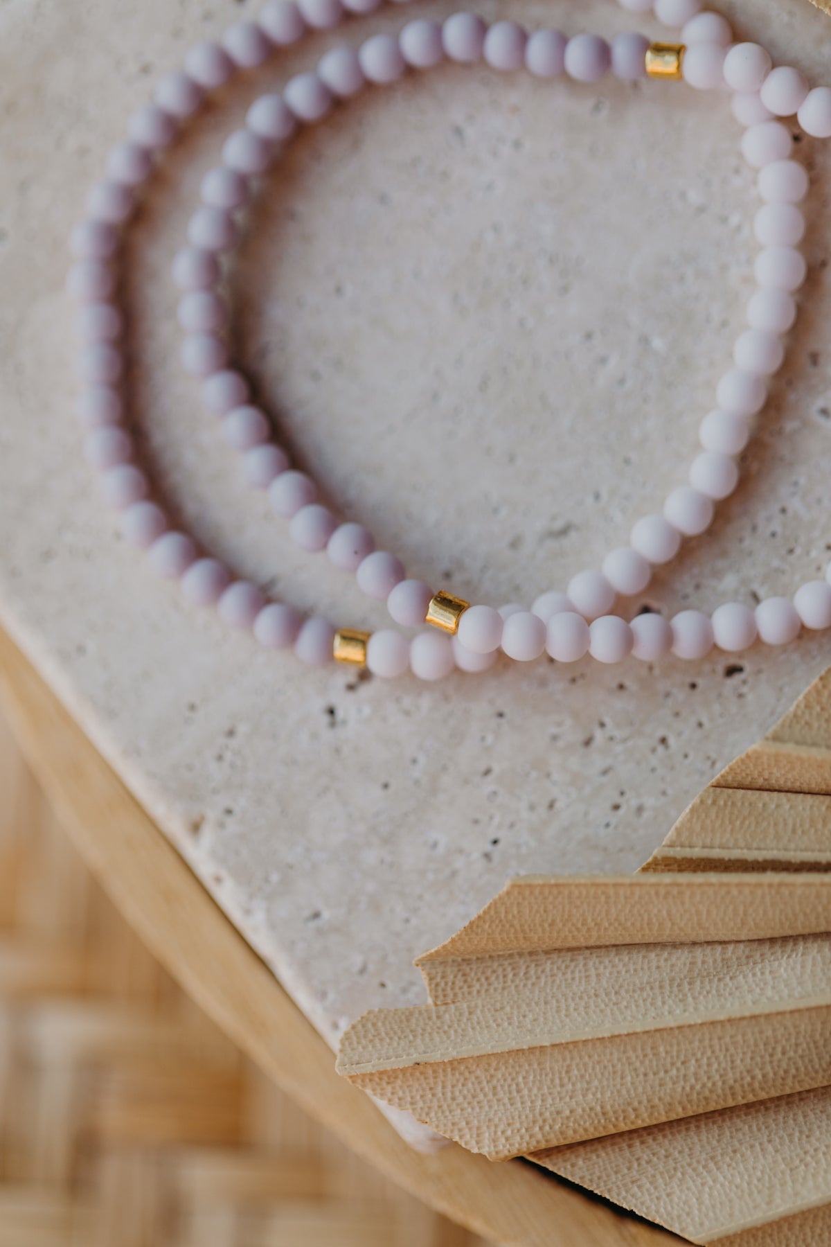 Glasperlenarmband helles rosa - helles lila (4 mm)