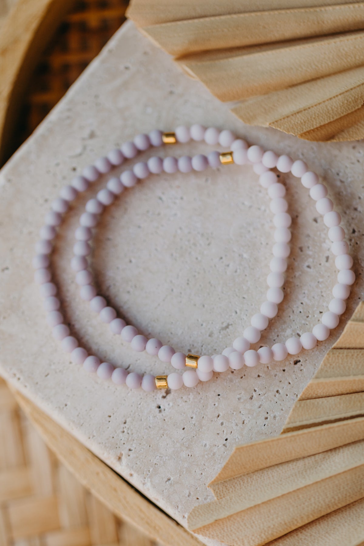 Glasperlenarmband helles rosa - helles lila (4 mm)