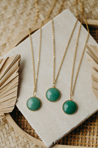Necklace with large green aventurine gemstone