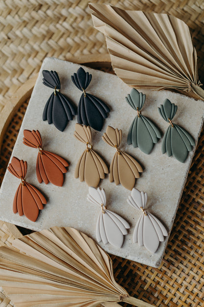 CHARLOTTE - large cinnamon-colored statement earrings