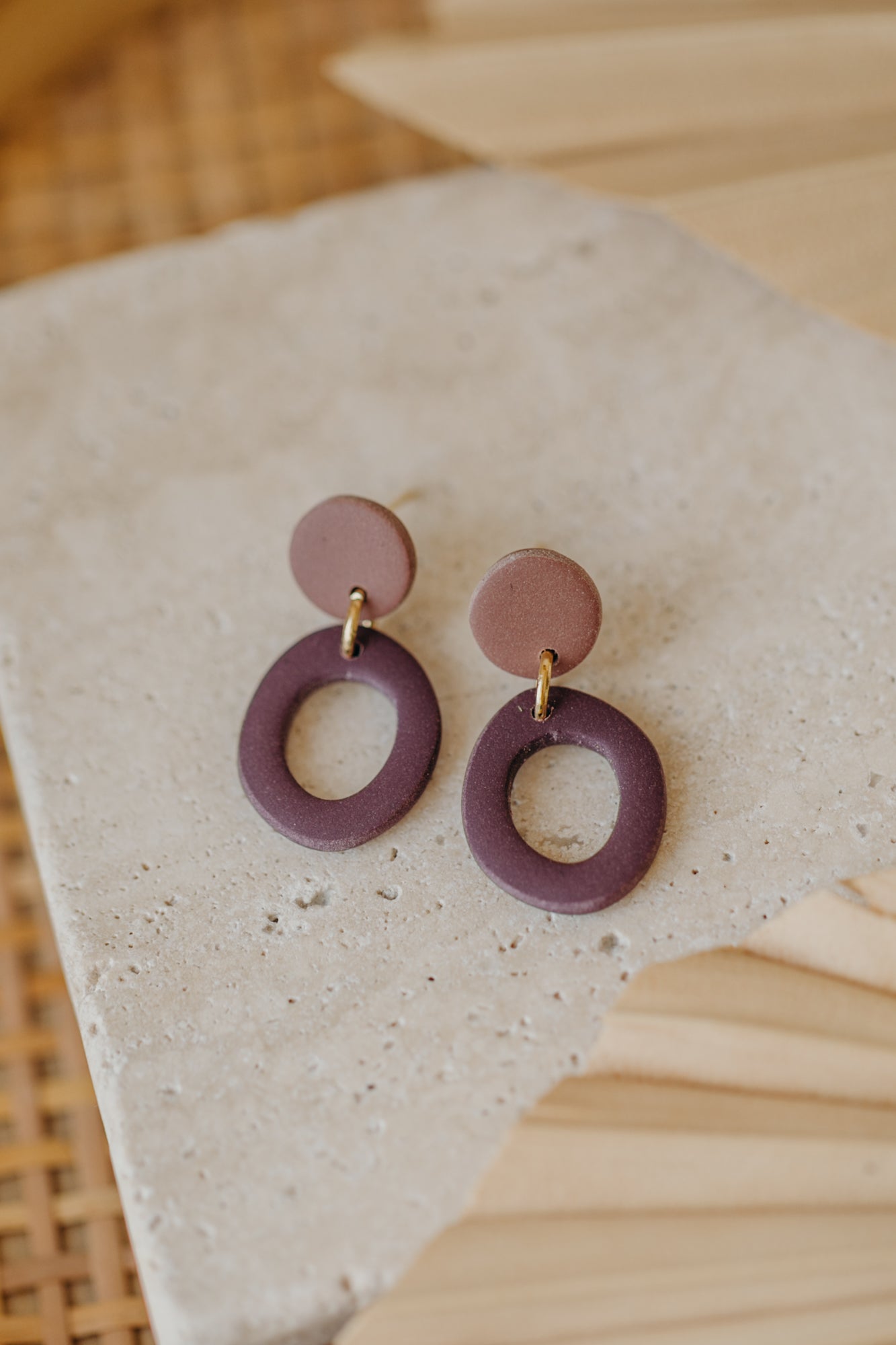 CELESTE - zweifarbige ovale Polymer Ton Ohrringe mauve-aubergine