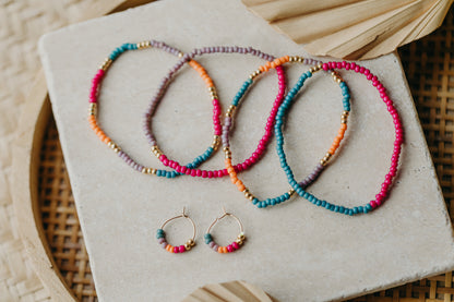 FORMENTERA - filigrane Creolen mit bunten Perlen