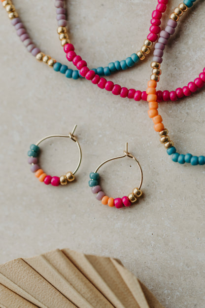 FORMENTERA - filigrane Creolen mit bunten Perlen