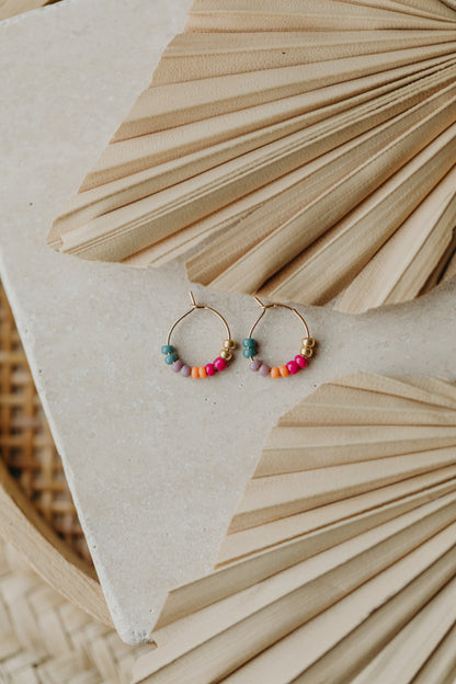 FORMENTERA - filigrane Creolen mit bunten Perlen